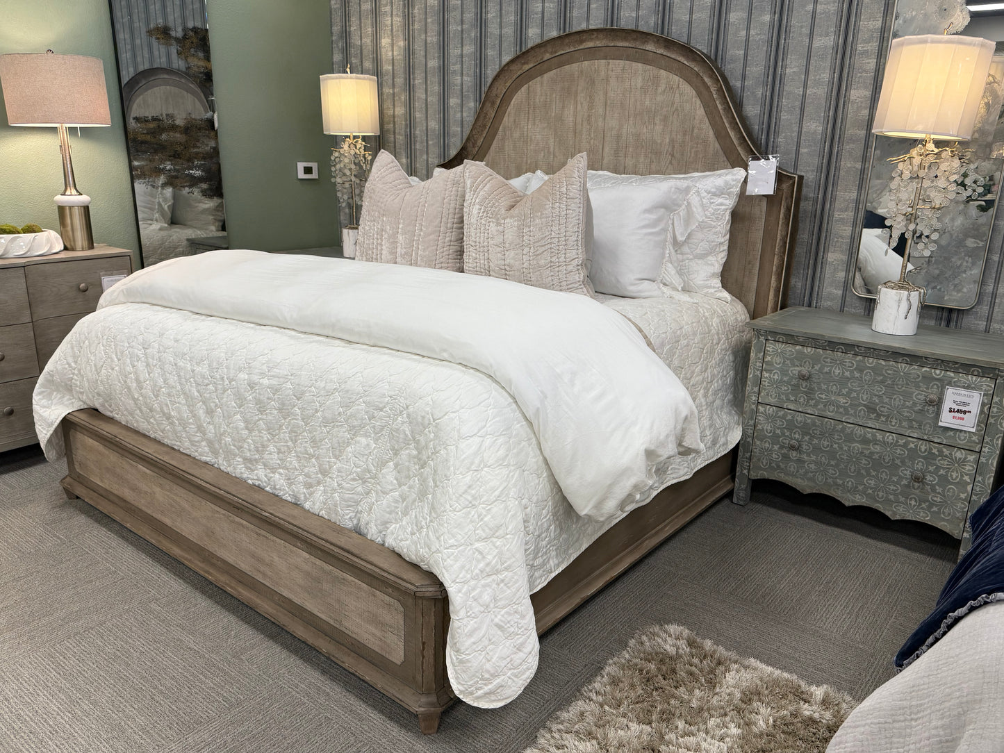 2-Tone Wood King Bed