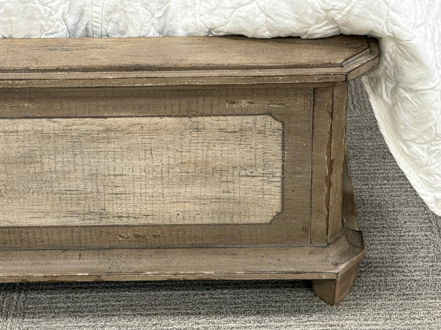 2-Tone Wood King Bed