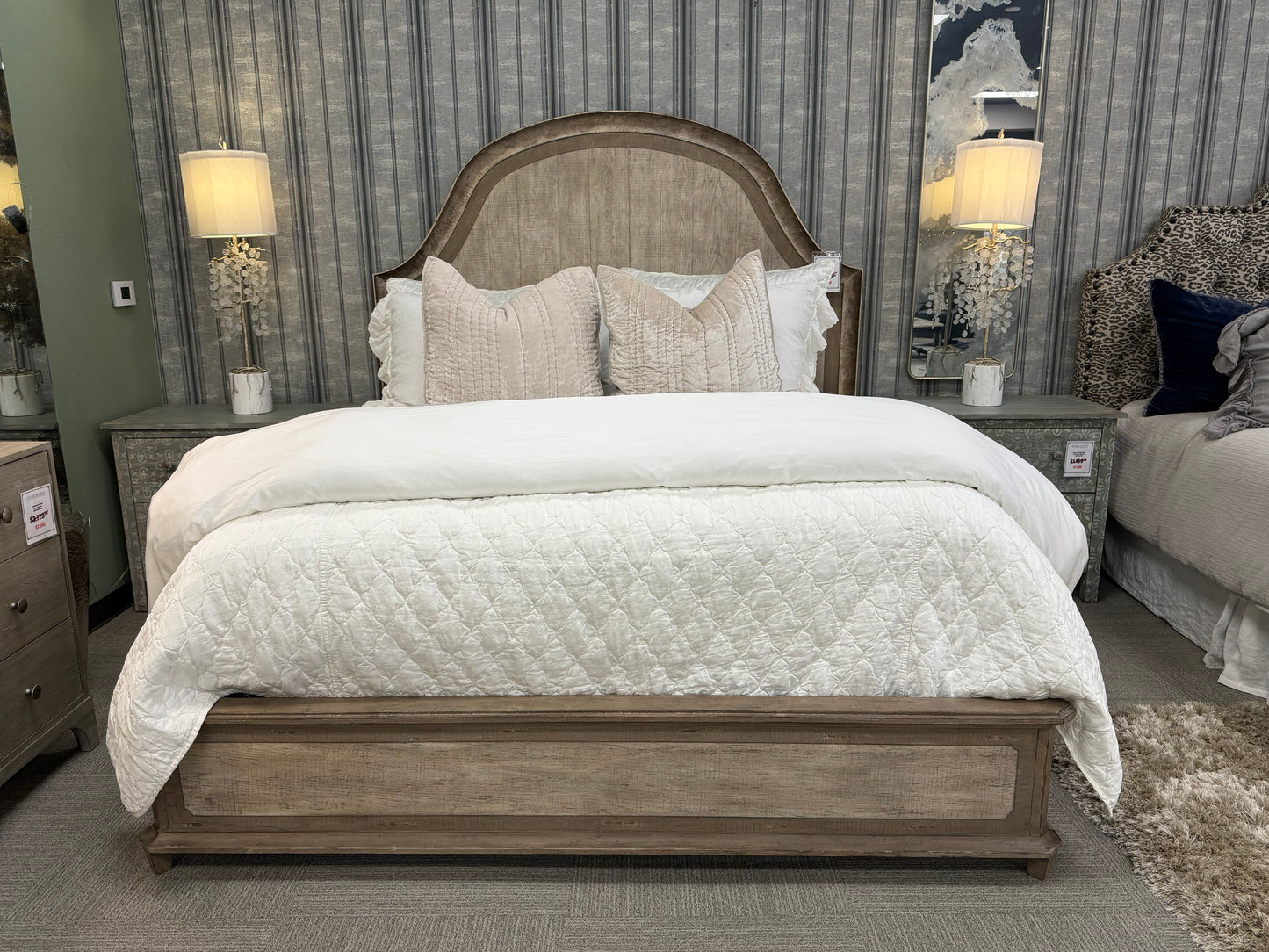 2-Tone Wood King Bed