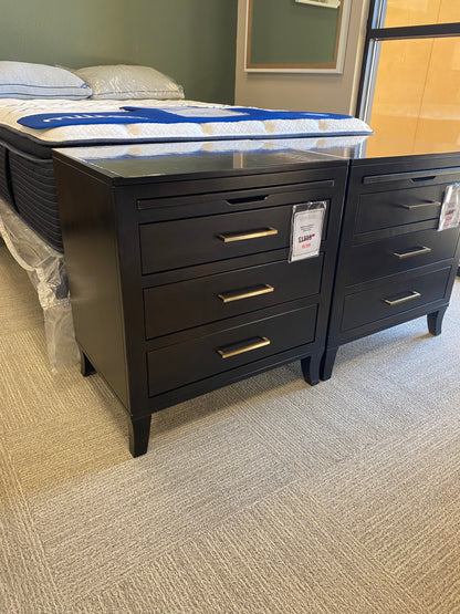 Solid Wood 3-Drawer Nightstand